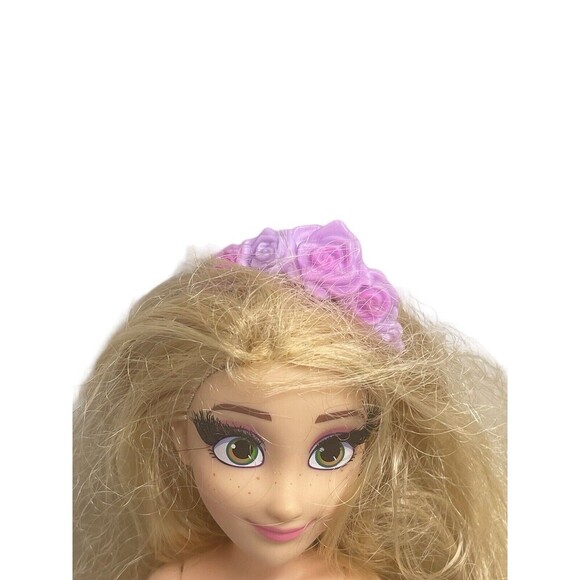 Disney Princess Rapunzel doll with Real Eyelashes - Picture 5 of 12